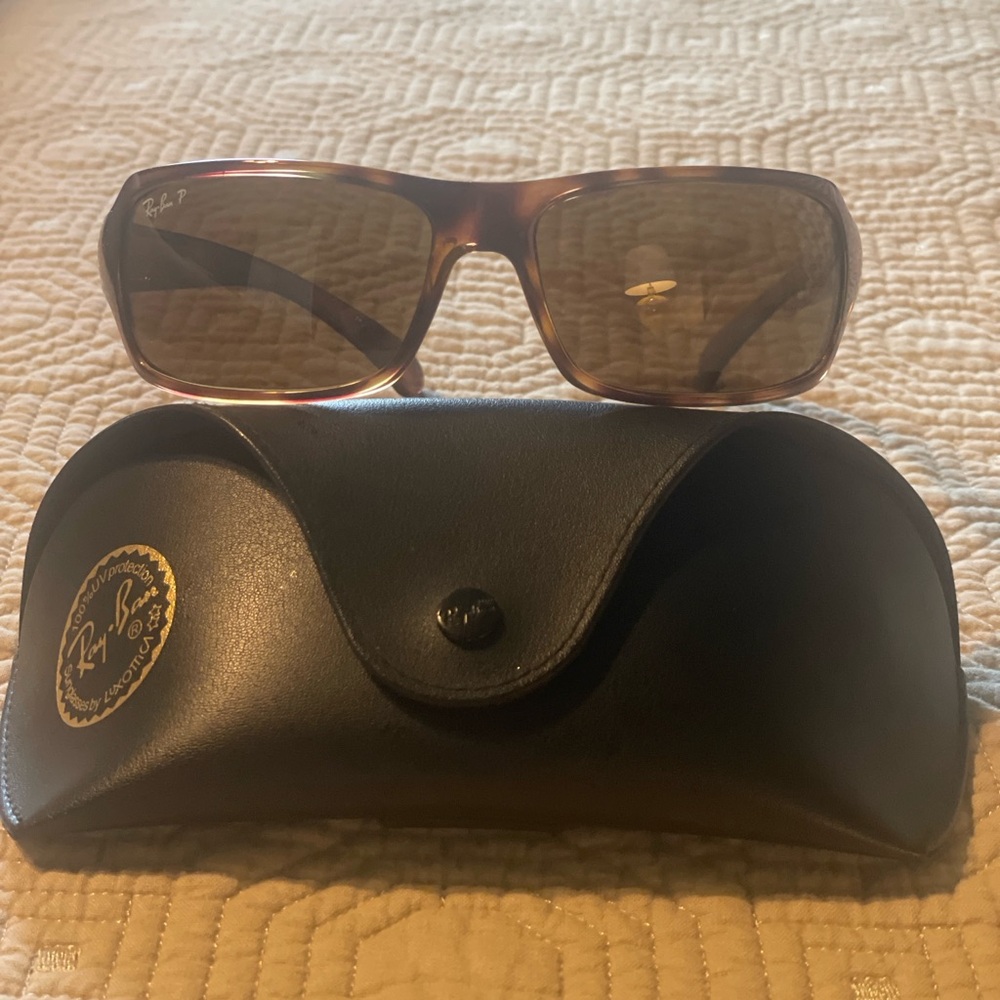 Ray Ban RB4075 tortoise shell sunglasses